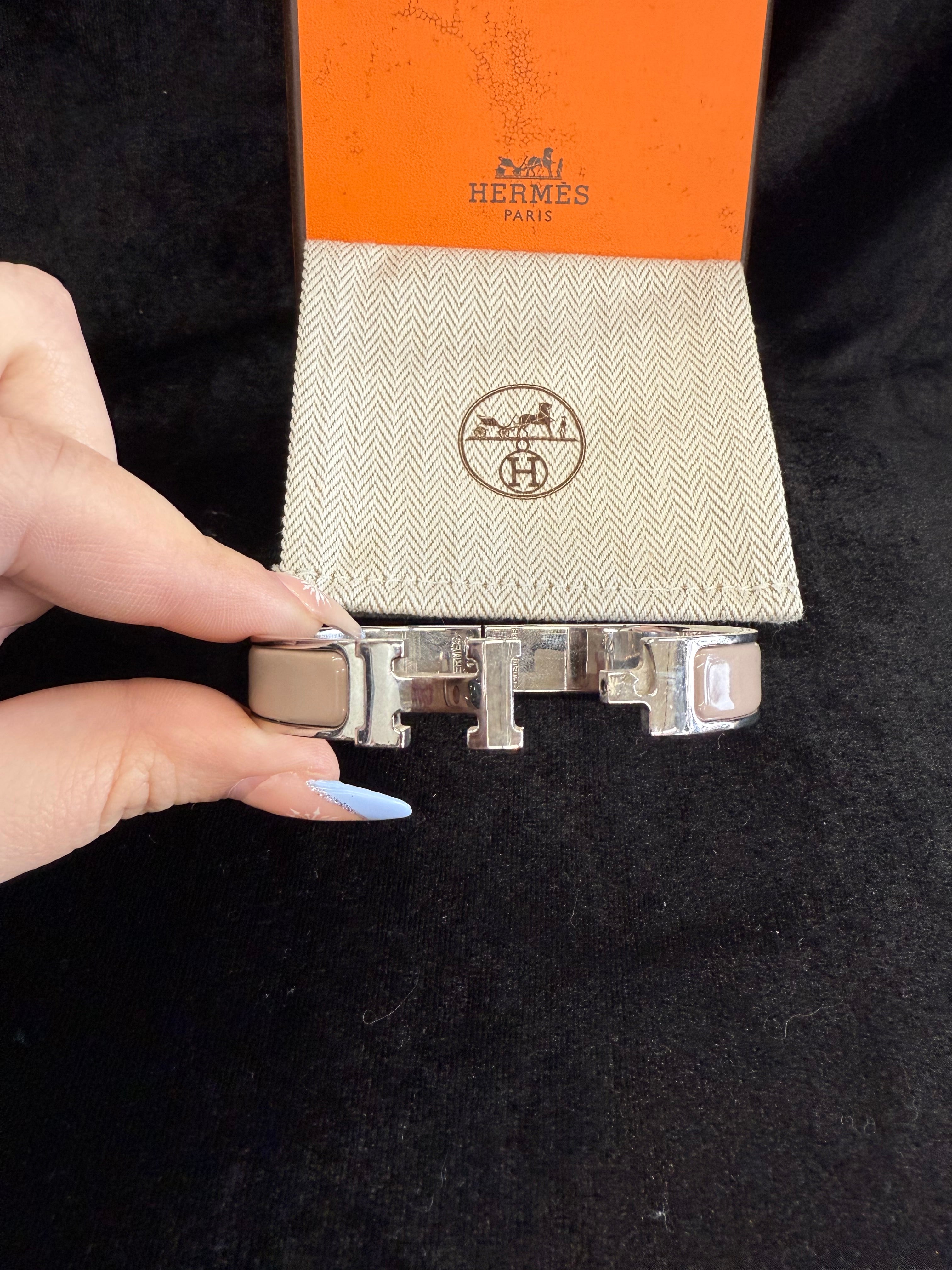 Hermès Clic H PM Enamel bracelet-fits 7” wrist
