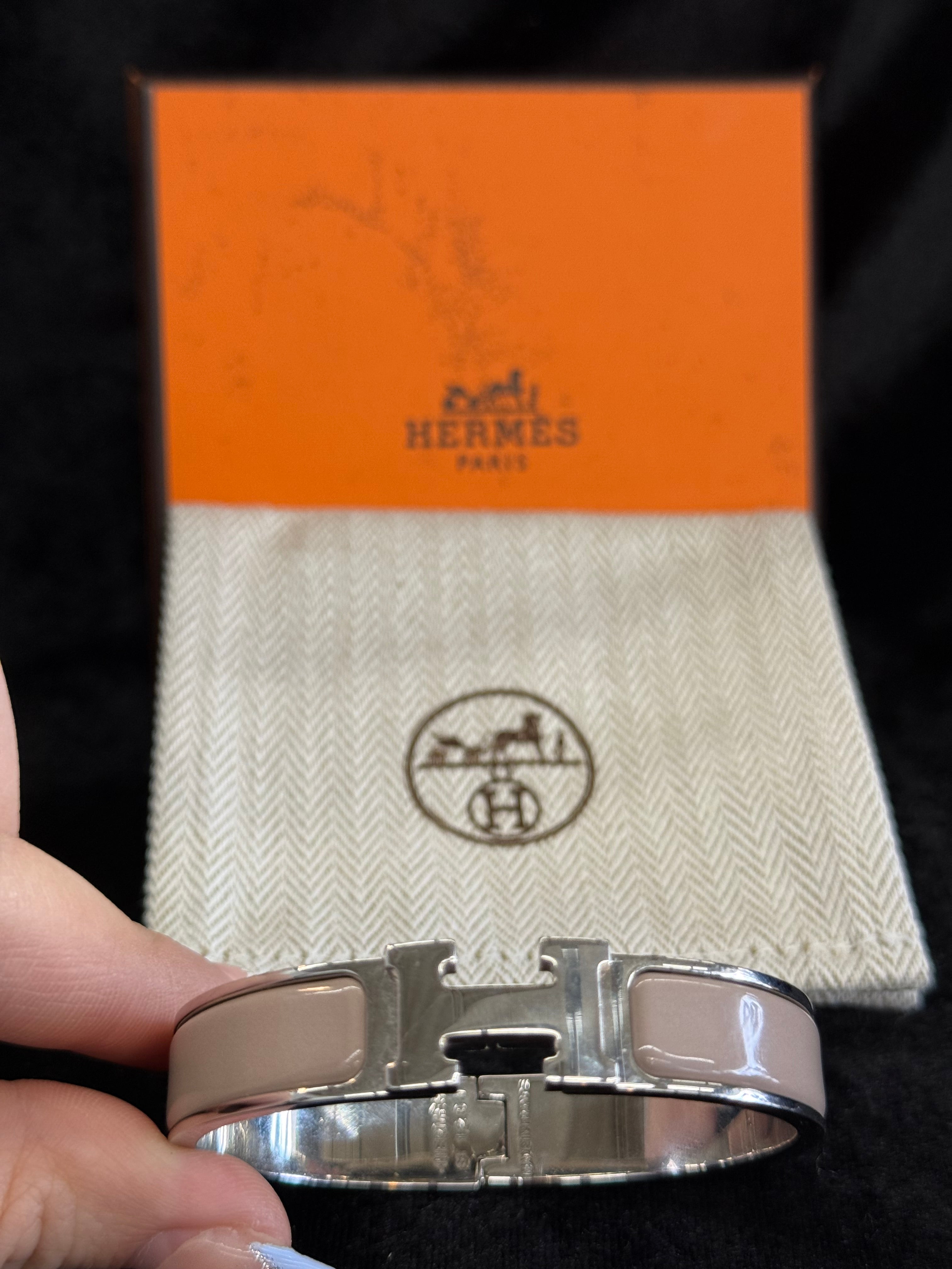 Hermès Clic H PM Enamel bracelet-fits 7” wrist