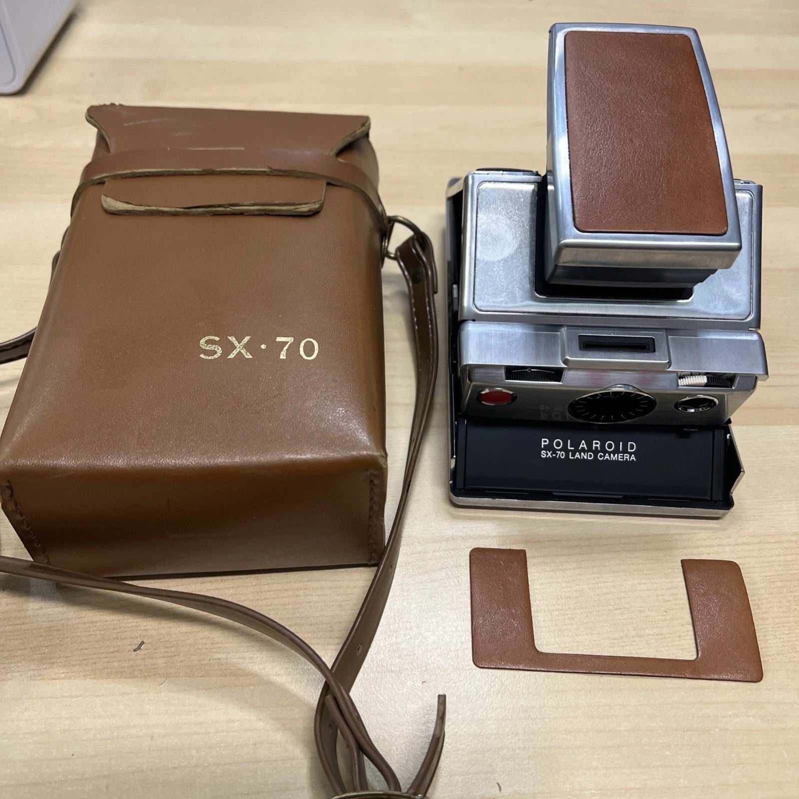 Polaroid SX-70 Alpha 1 Land Camera with Leather Cover – Untested